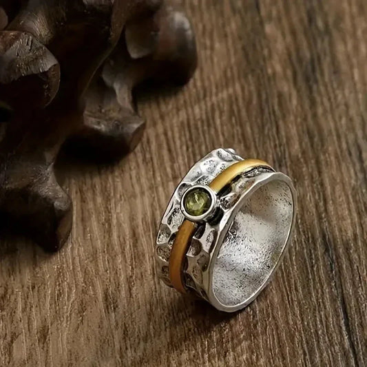 Gehämmertes Silber Gold Peridot Band