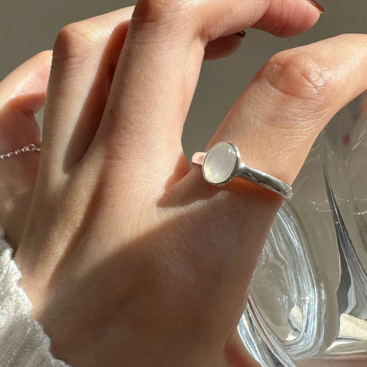 Silberner ovaler Mondstein Minimal Ring