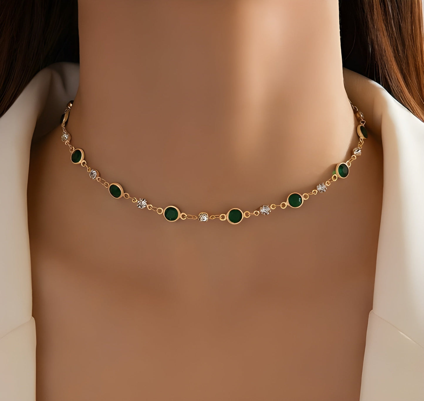 Smaragdgrünes Anhänger-Halsband