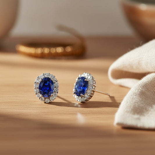 Ovale weiße Saphir-Ohrstecker