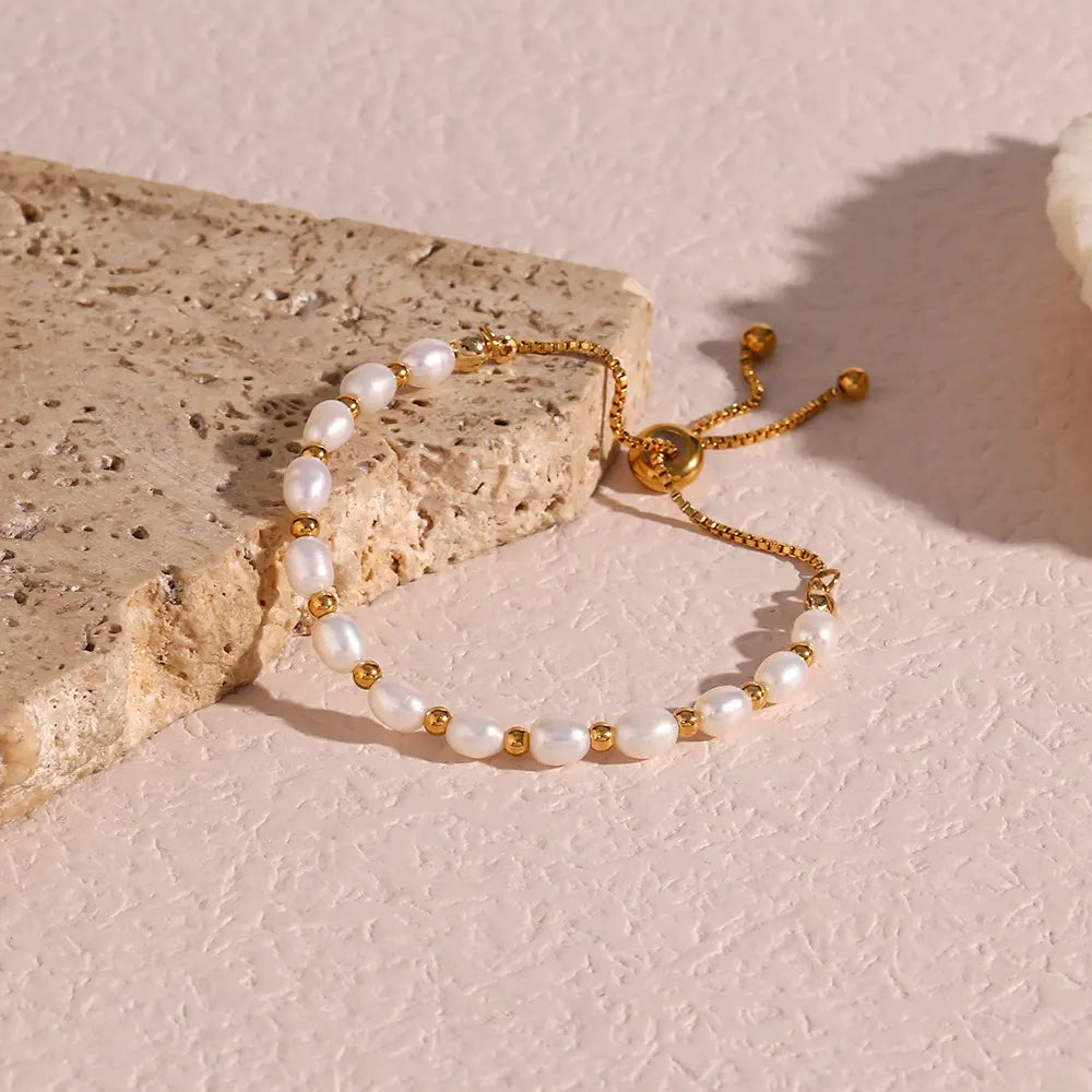 Romantisches Perlenarmband