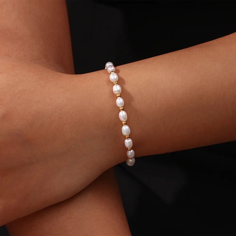 Romantisches Perlenarmband