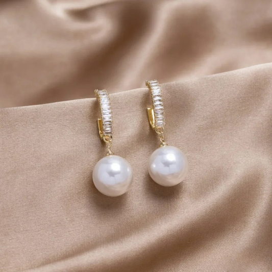 Elegante Perlen- und Zirkonia-Ohrringe