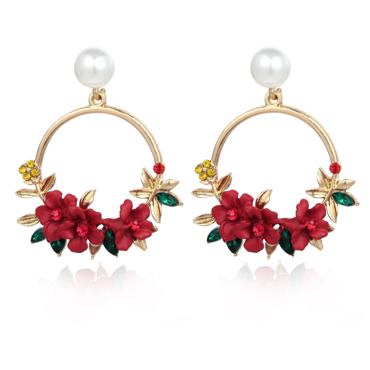 Elegante Goldblumen- und Perlenohrringe