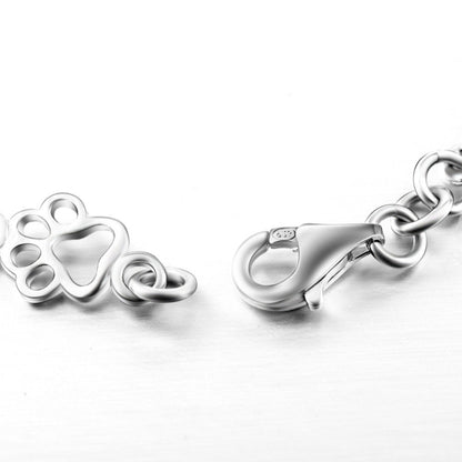 Limitierte Edition: Armband mit reinem Silber und Hundepfoten- und Knochen-Anhängern