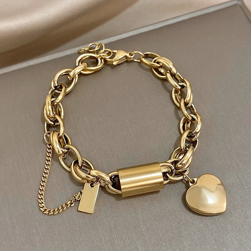 Elegantes Herzförmiges Gold Chunky Armband