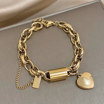 Elegantes Herzförmiges Gold Chunky Armband