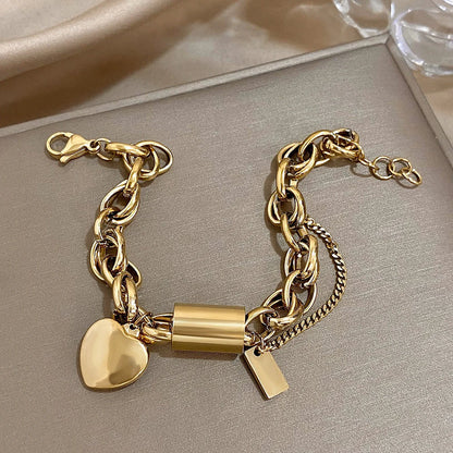 Elegantes Herzförmiges Gold Chunky Armband