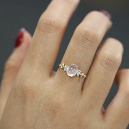 Lunar Glow Mondstein Diamantring