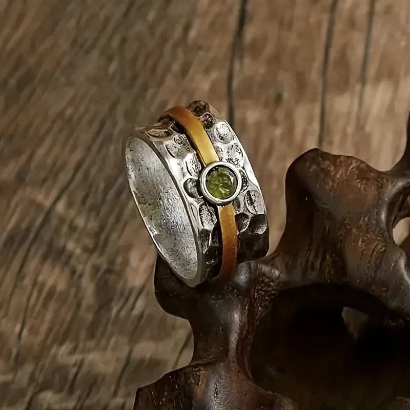 Gehämmertes Silber Gold Peridot Band