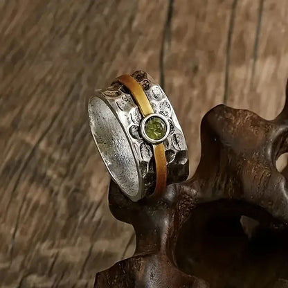 Gehämmertes Silber Gold Peridot Band