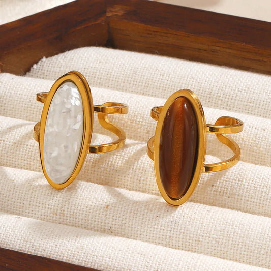 Goldene ovale Cabochon-Doppelring
