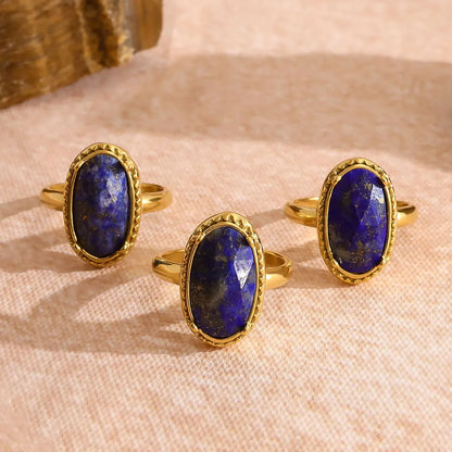 Goldener verstellbarer Ring mit Lapislazuli-Stein