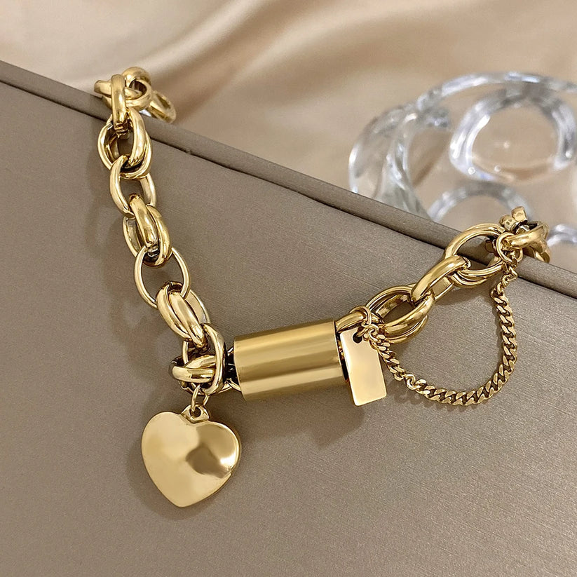 Elegantes Herzförmiges Gold Chunky Armband