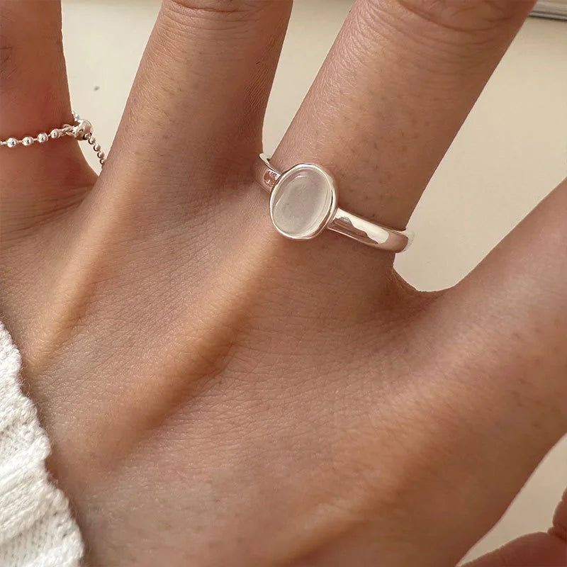 Silberner ovaler Mondstein Minimal Ring