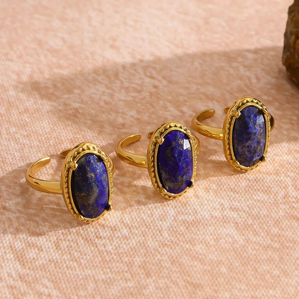 Goldener verstellbarer Ring mit Lapislazuli-Stein