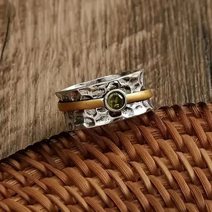 Gehämmertes Silber Gold Peridot Band