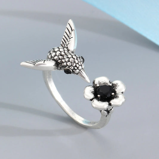 Kolibri & Blumenring – Verstellbarer Offener Vogelring für Frauen