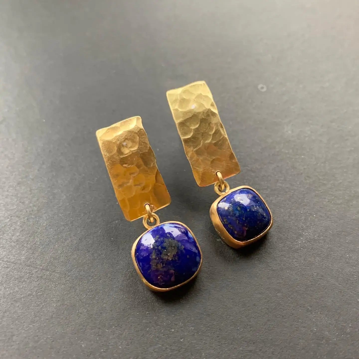 Boho Lapis Lazuli Ohrringe in quadratischer Form