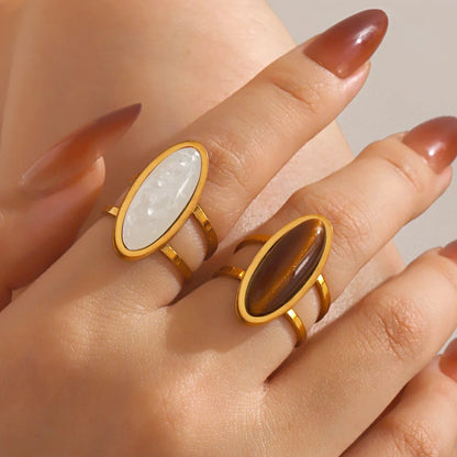 Goldene ovale Cabochon-Doppelring