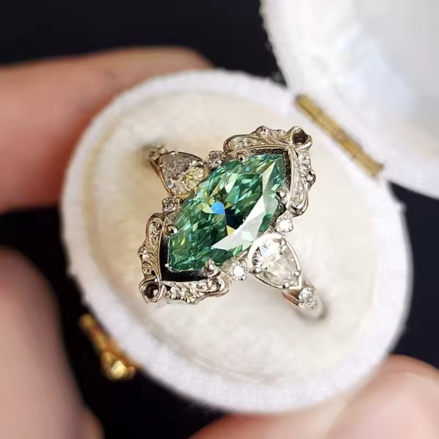 Vaelira Thornewyn Ring