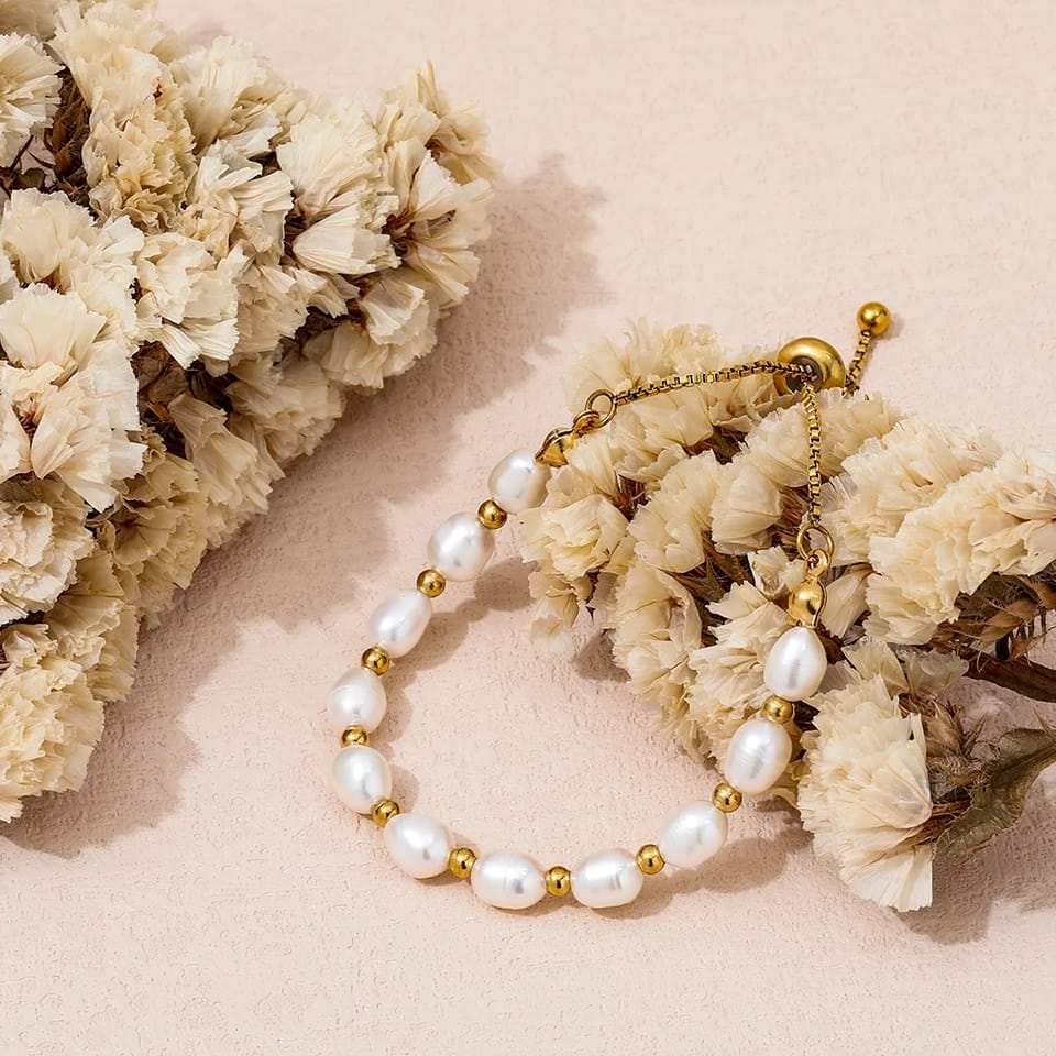 Romantisches Perlenarmband