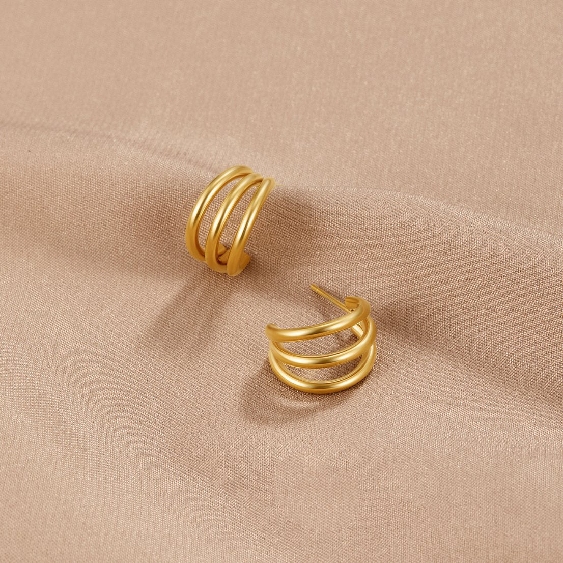 Ana Triple Gold Ohrringe