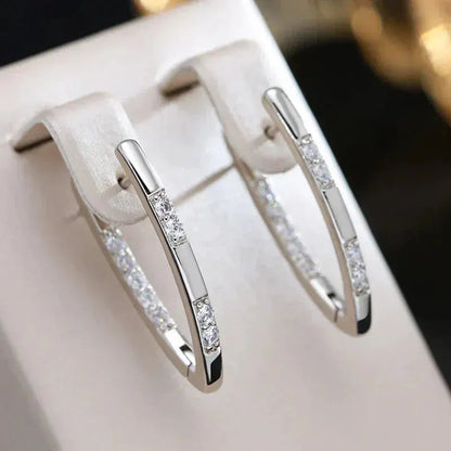 Elegante Ohrringe mit Zirkonia-Steinen