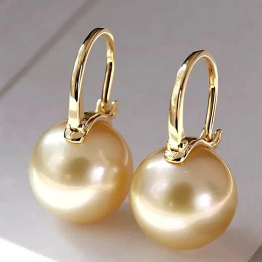 Elegante Goldene Perlenohrringe