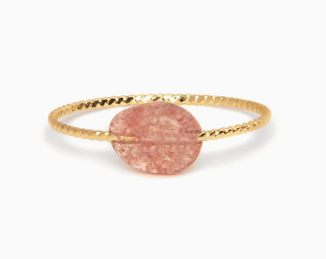 Dünner Ring mit bunten Steinen