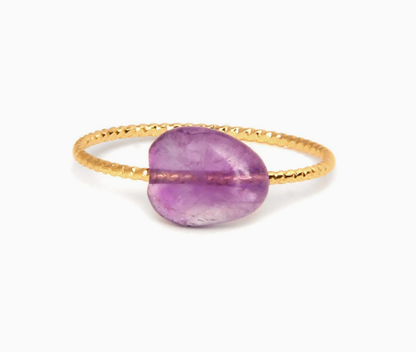 Dünner Ring mit bunten Steinen