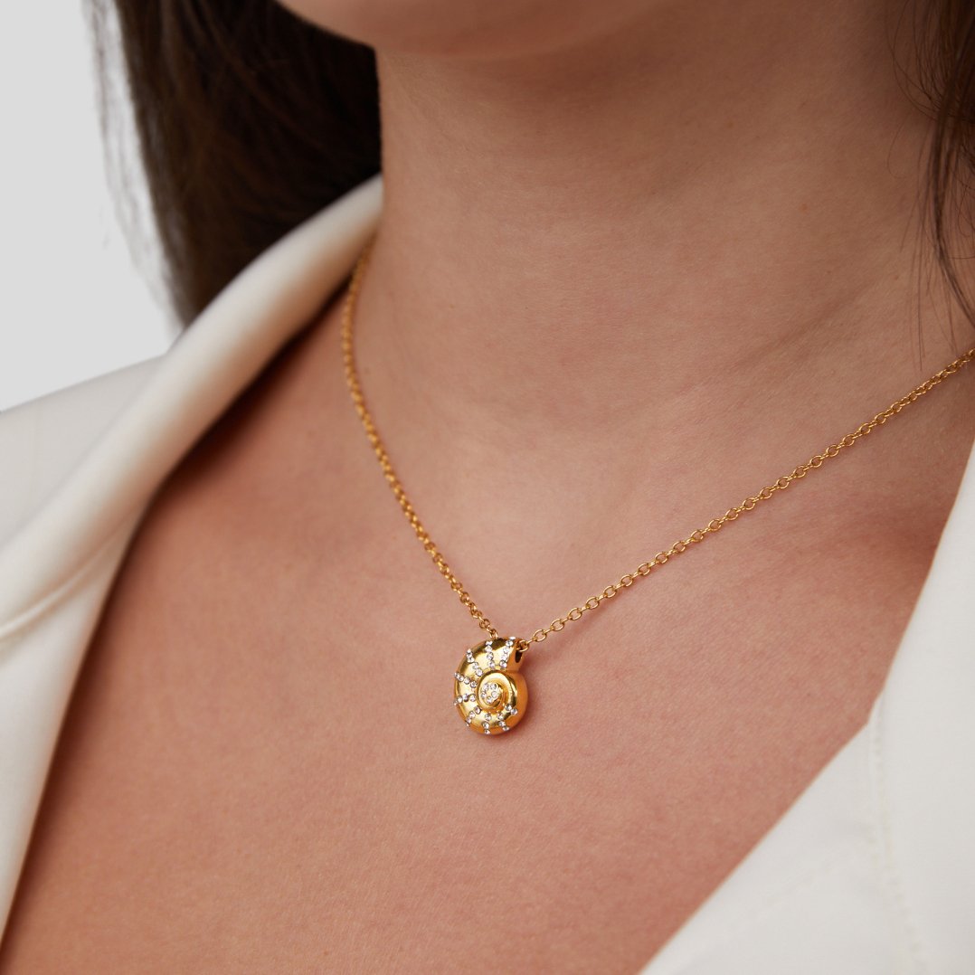 Collana con ciondolo a conchiglia di cristallo Luca