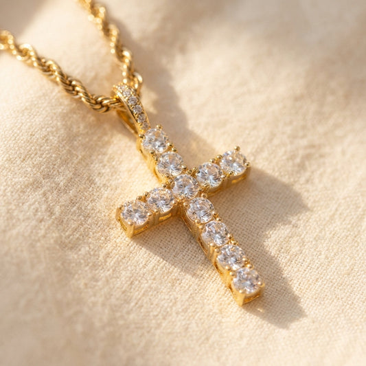 Elegante klassische Goldkreuz-Halskette