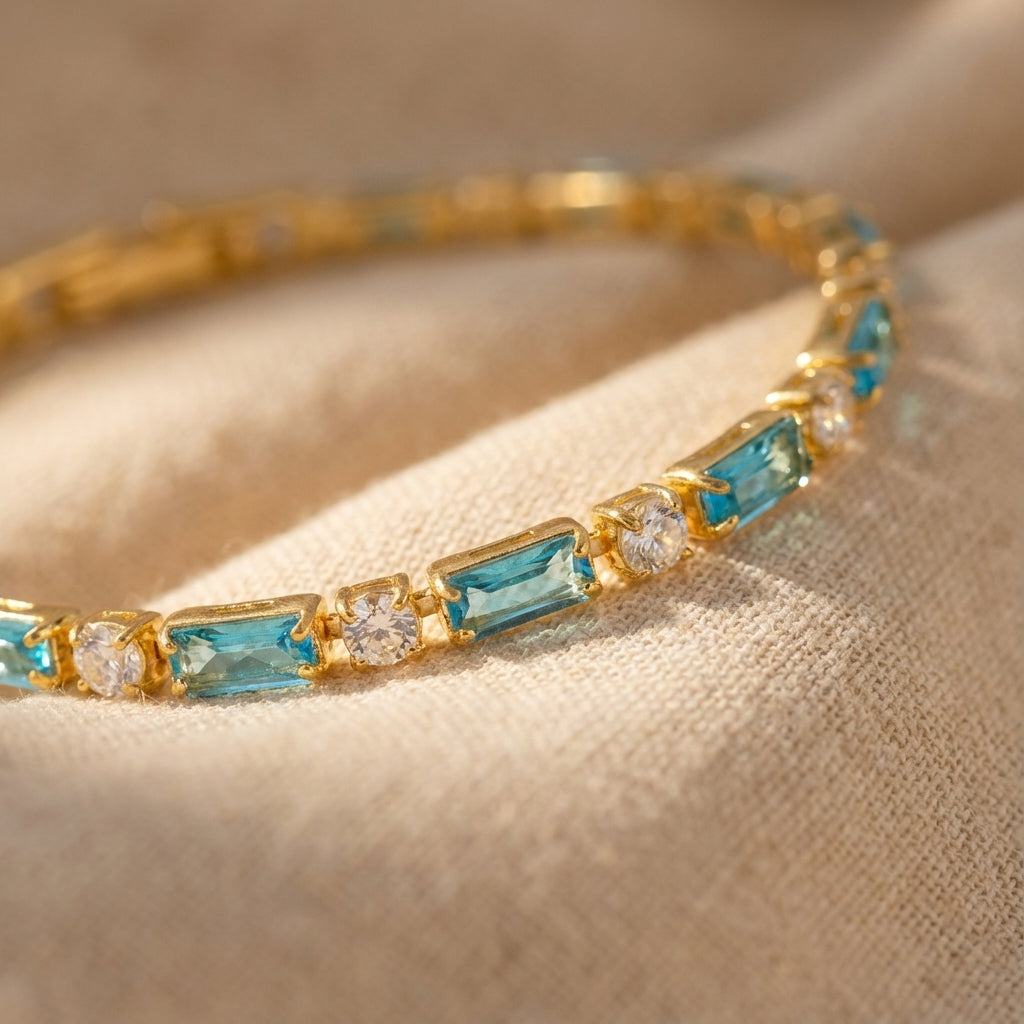 Elegantes Armband aus natürlichem Türkis und Gold
