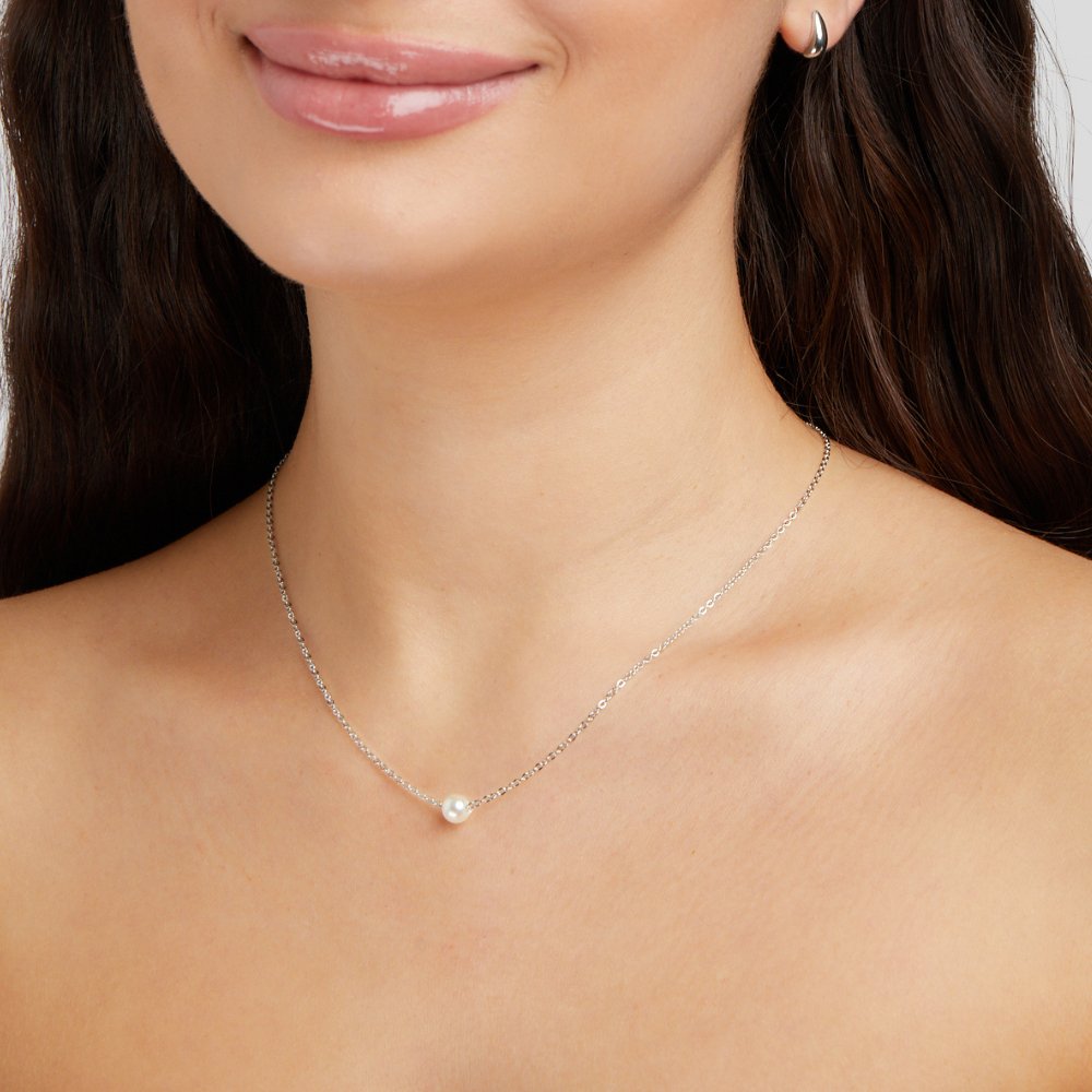 Collier solitaire en perles d'argent
